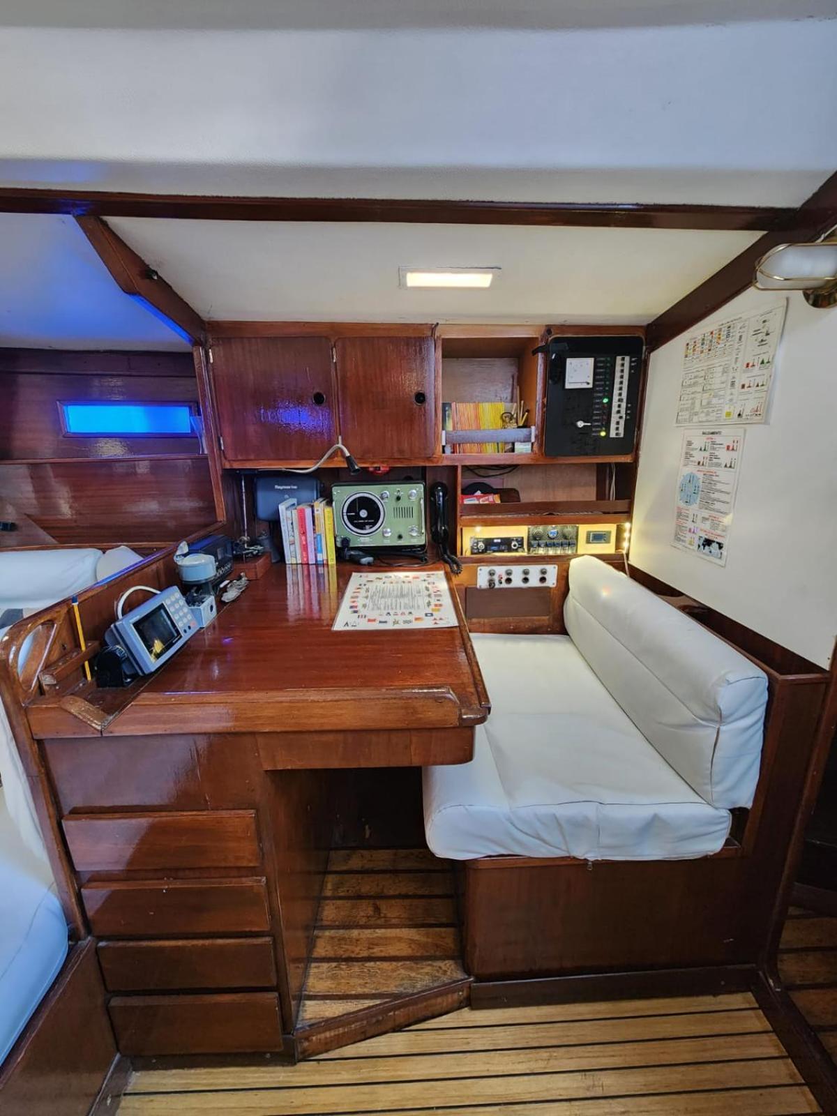 Sailboat Home Барселона Екстер'єр фото
