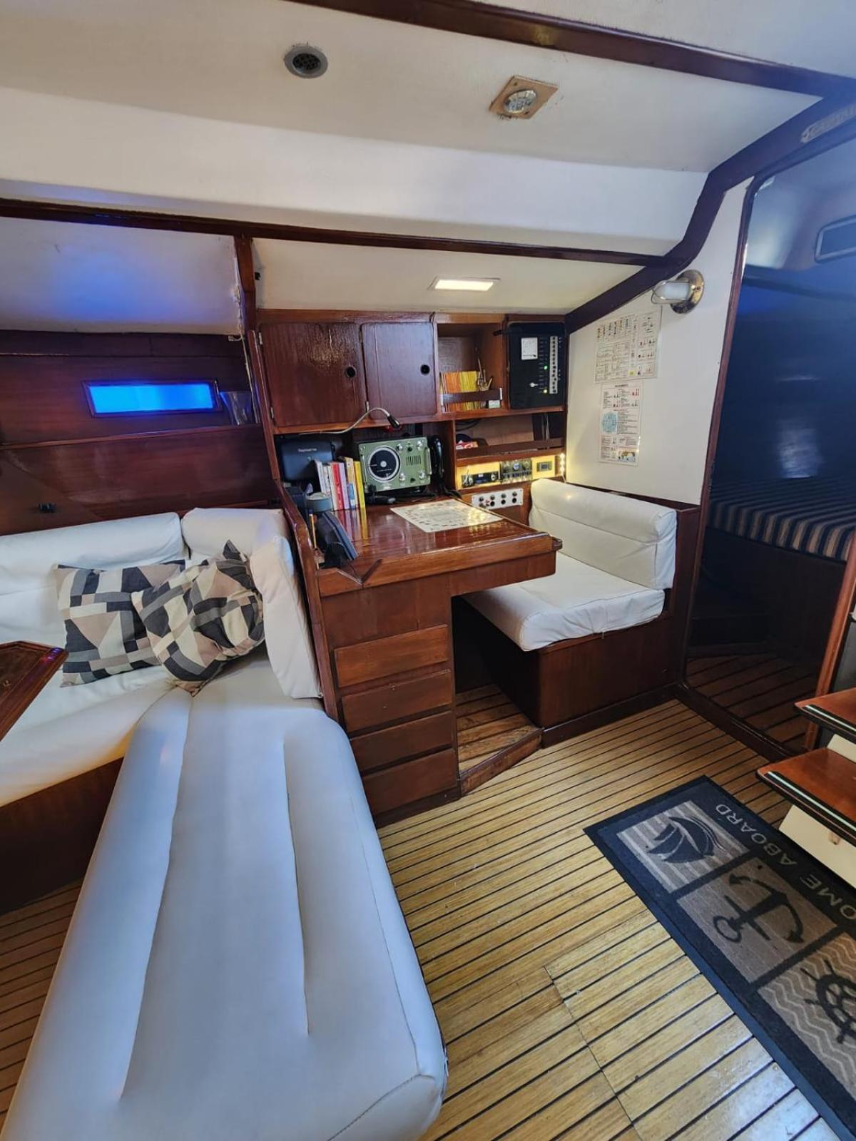 Sailboat Home Барселона Екстер'єр фото