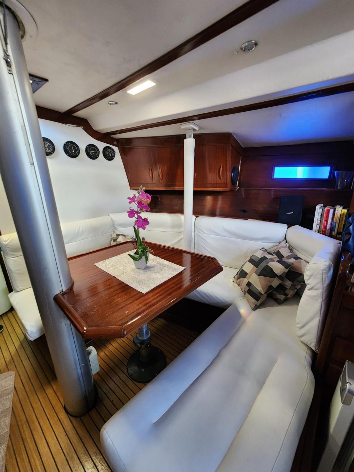 Sailboat Home Барселона Екстер'єр фото